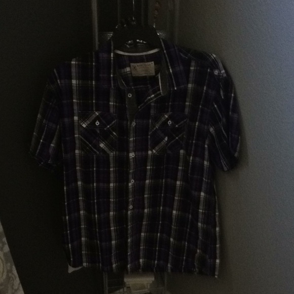 Marc Ecko short sleeve shirt 👔. - Picture 3 of 7